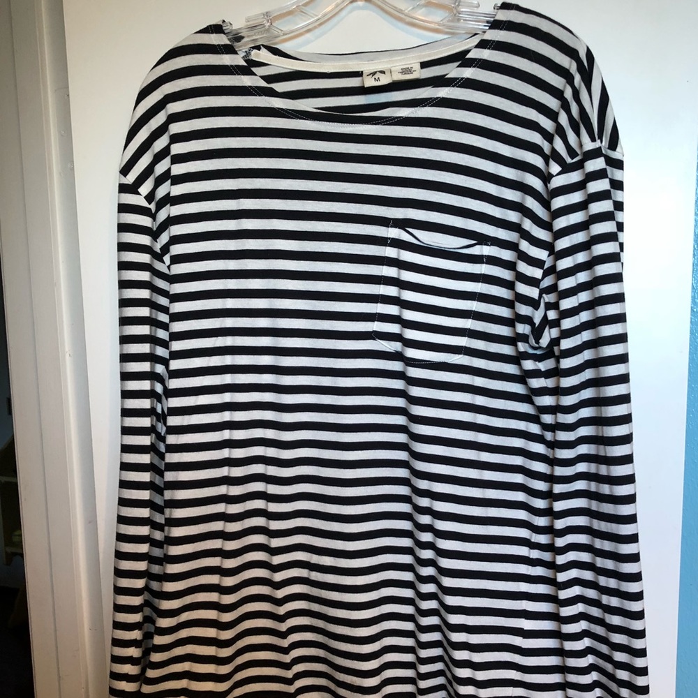 Urban Outfitters Black&White Stripped Long Sleeve